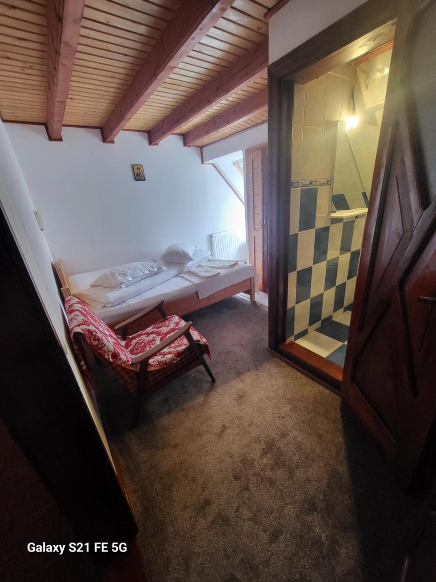 Casa Ernst Hotel Moieciu de Jos Room photo